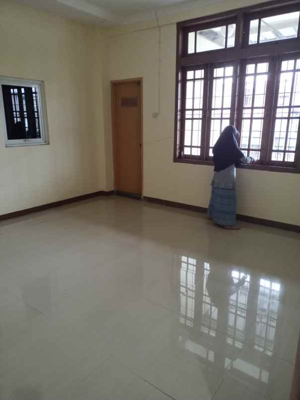dijual rumah siap huni dg ukiran jepara di beji depok