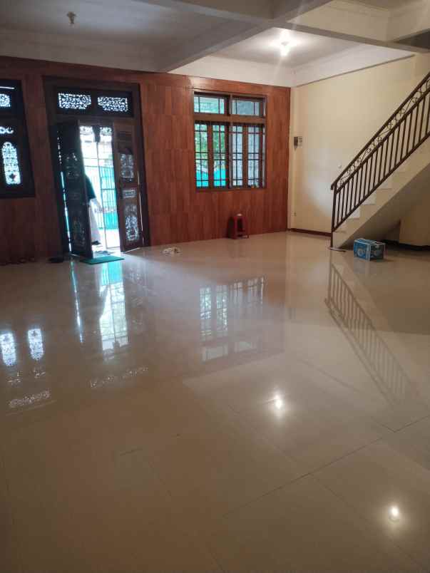 dijual rumah siap huni dg ukiran jepara di beji depok