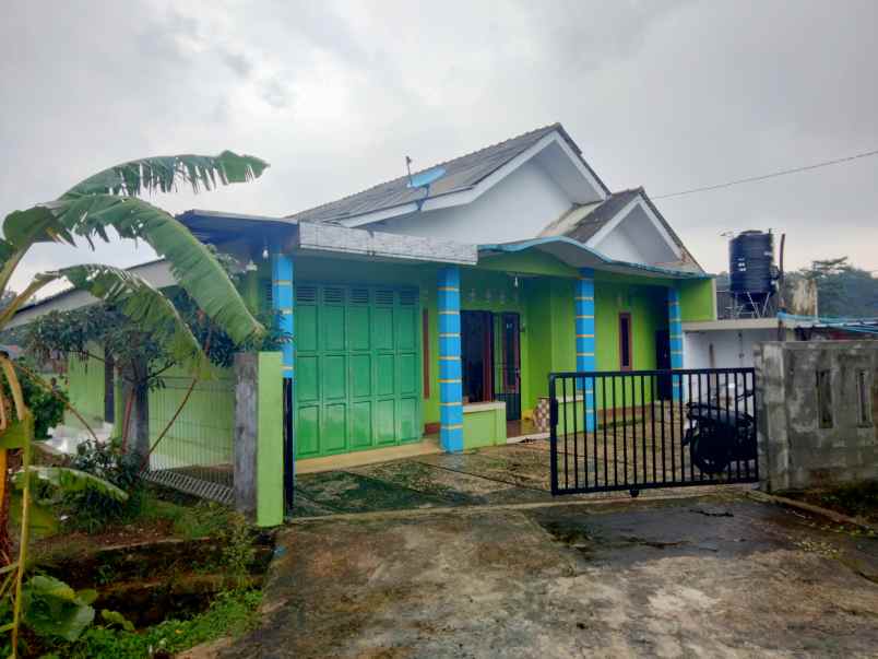 dijual rumah siap huni pinggir jalan view bagus