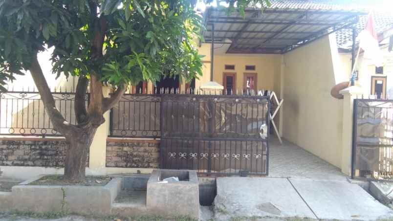 dijual rumah siap huni strategis