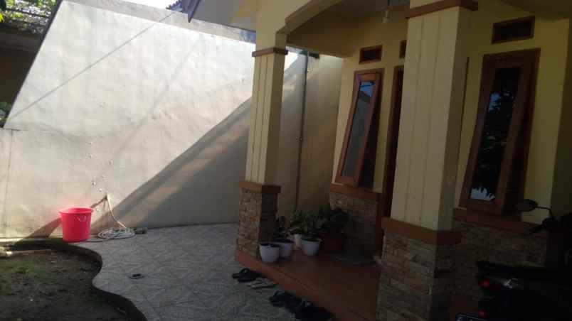 dijual rumah siap huni strategis