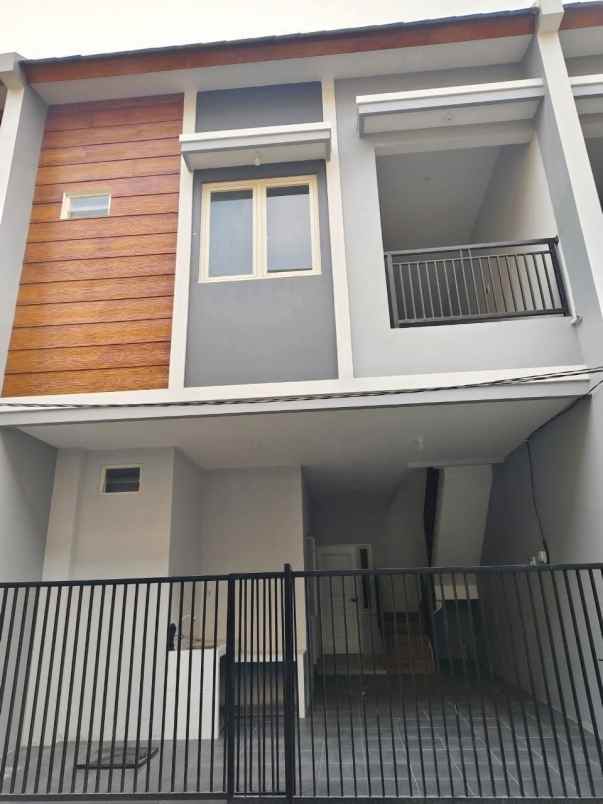 dijual rumah siwalankerto