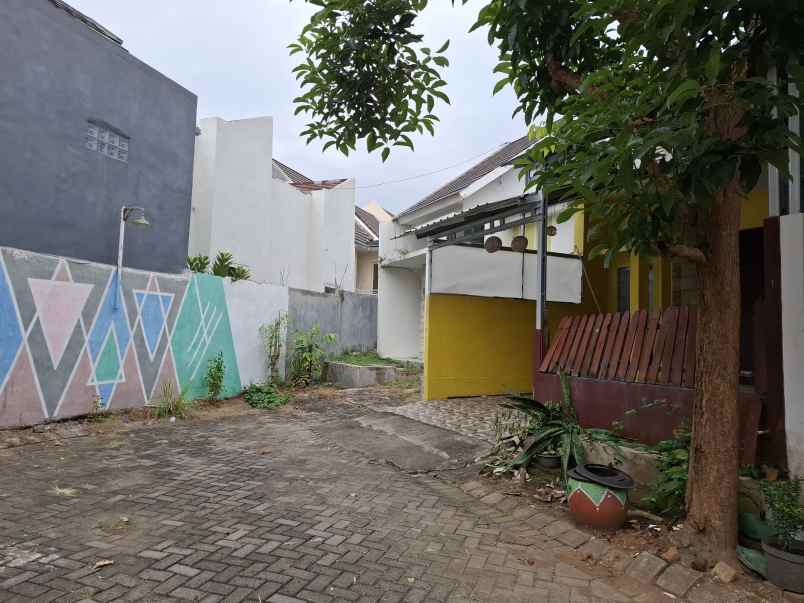 dijual rumah slawu