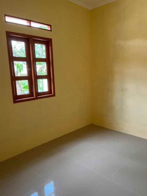 dijual rumah strategis di pengasinan sawangan depok