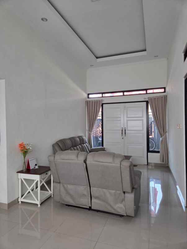 dijual rumah sukatani permai rt 12 rw