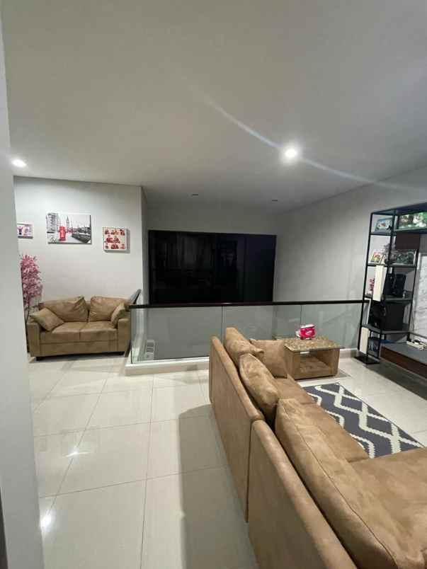 dijual rumah summarecon bandung