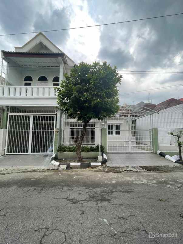 dijual rumah sutorejo