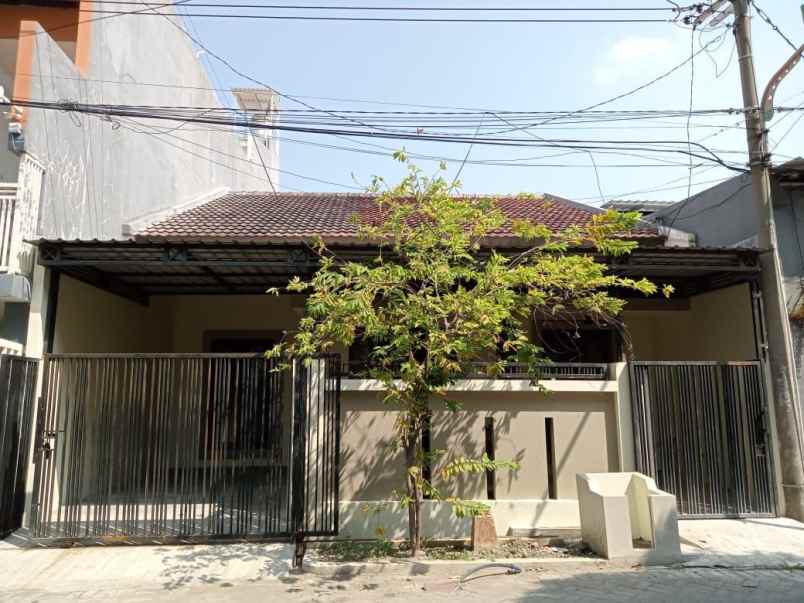 dijual rumah sutorejo timur