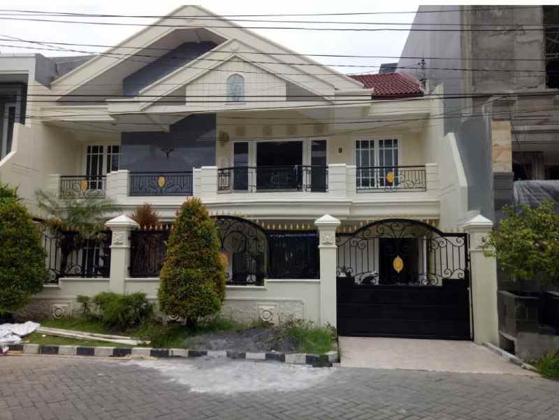 dijual rumah sutorejo timur