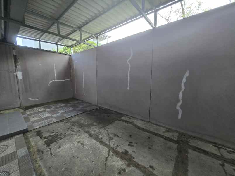 dijual rumah suvarna sutera cluster