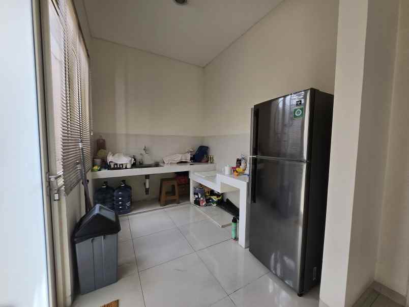 dijual rumah suvarna sutera cluster