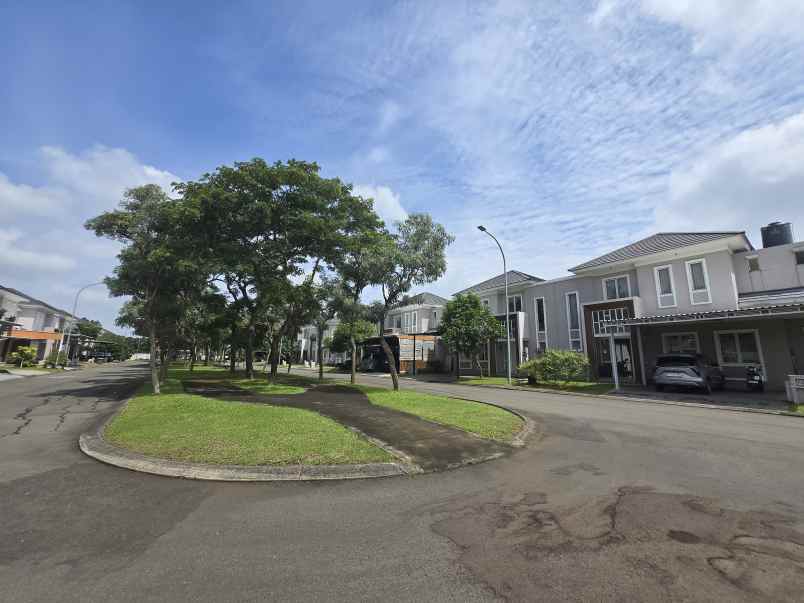 dijual rumah suvarna sutera cluster