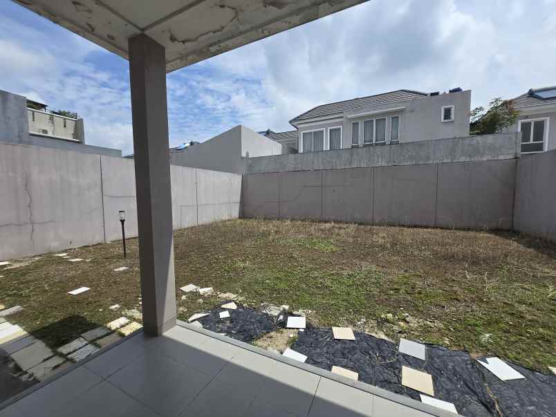 dijual rumah suvarna sutera cluster