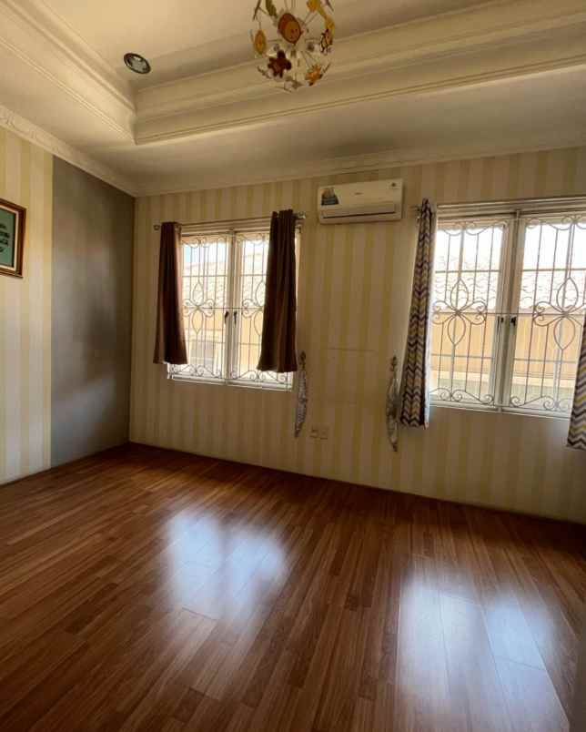 dijual rumah taman beverly golf lippo