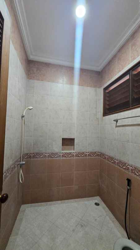 dijual rumah taman pegangsaan indah