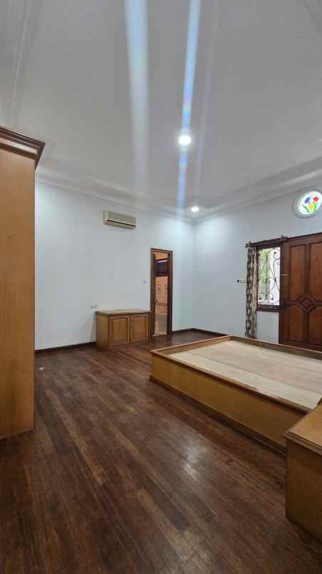 dijual rumah taman pegangsaan indah