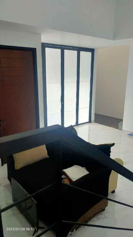 dijual rumah taman pinang indah