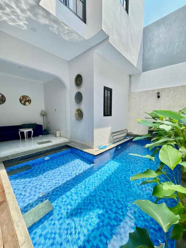 dijual rumah taman pusparaya