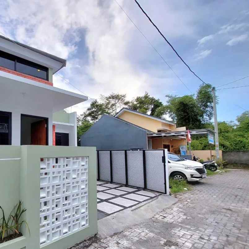 dijual rumah tamanan banguntay