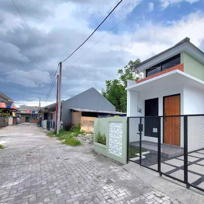 dijual rumah tamanan banguntay