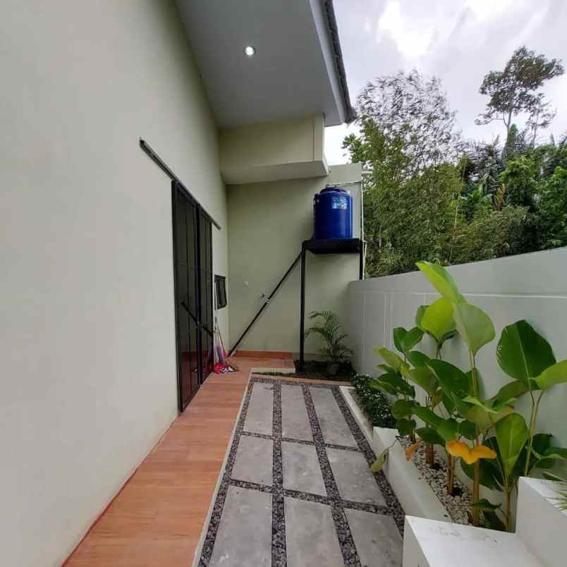 dijual rumah tamanan banguntay