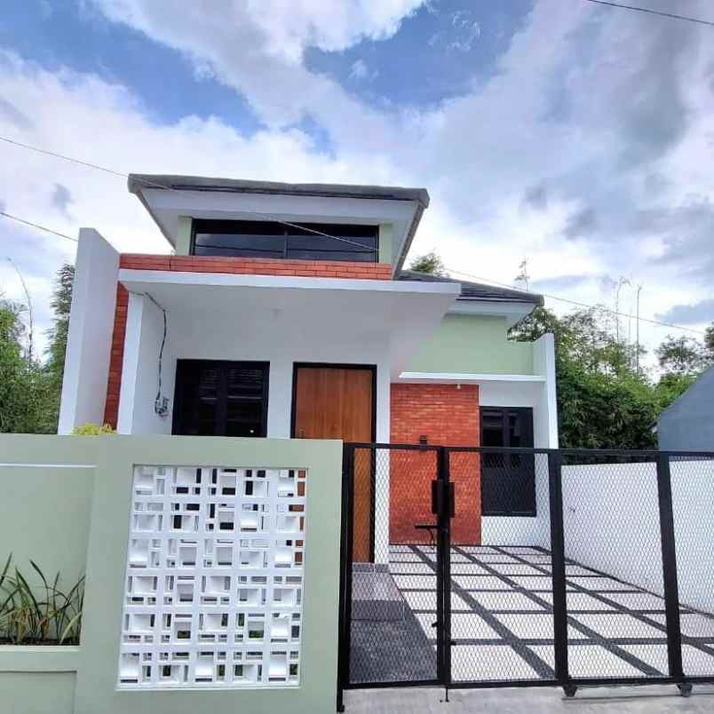 dijual rumah tamanan banguntay