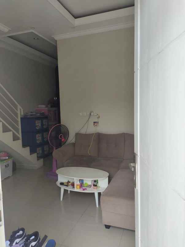 dijual rumah tambak medokan ayu