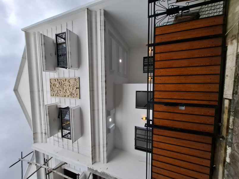 dijual rumah tanah baru