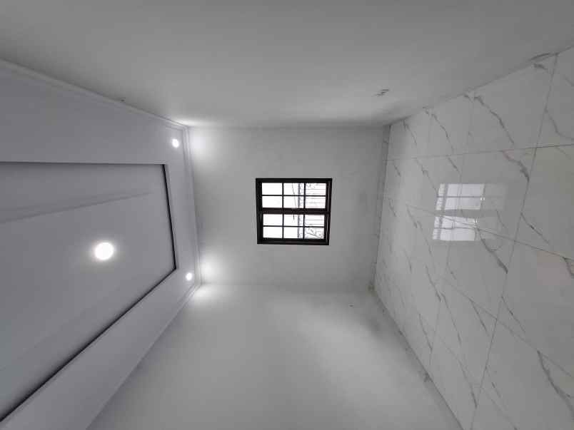 dijual rumah tanah baru