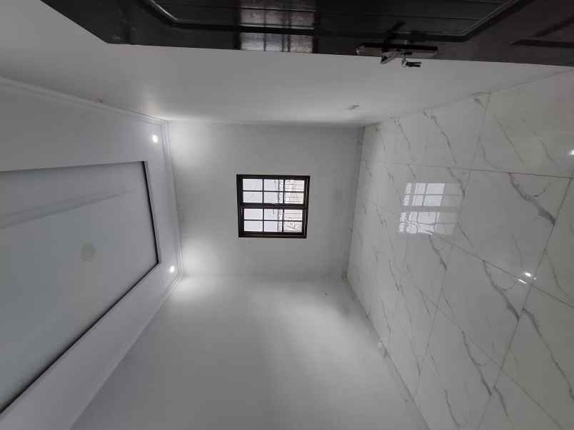 dijual rumah tanah baru