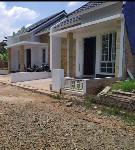 dijual rumah tapos