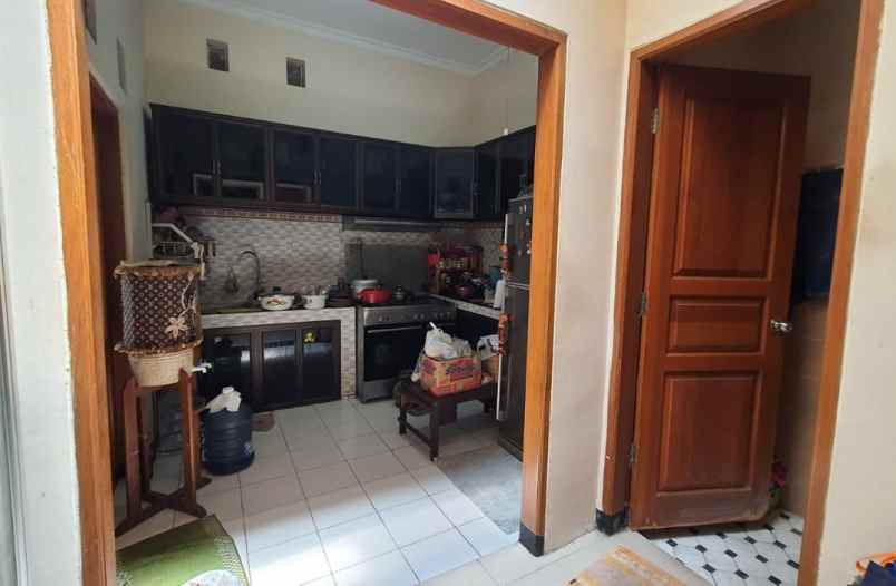 dijual rumah tenggilis mejoyo