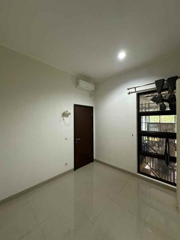 dijual rumah tha atmosphere