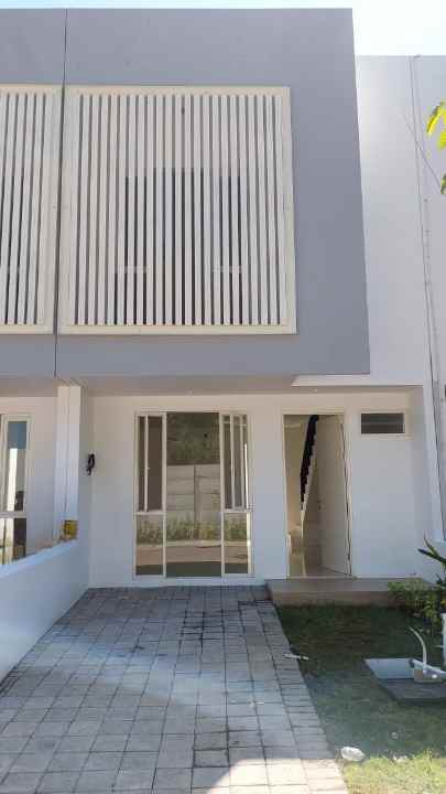 dijual rumah the oasia