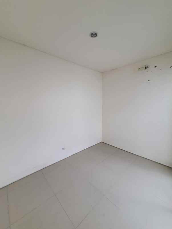 dijual rumah the oasia