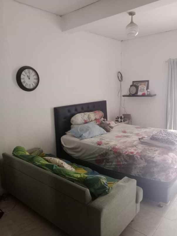 dijual rumah tingkat di gas alam cimanggis depok
