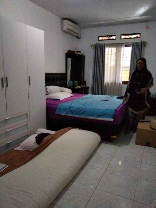 dijual rumah tingkat di gas alam cimanggis depok