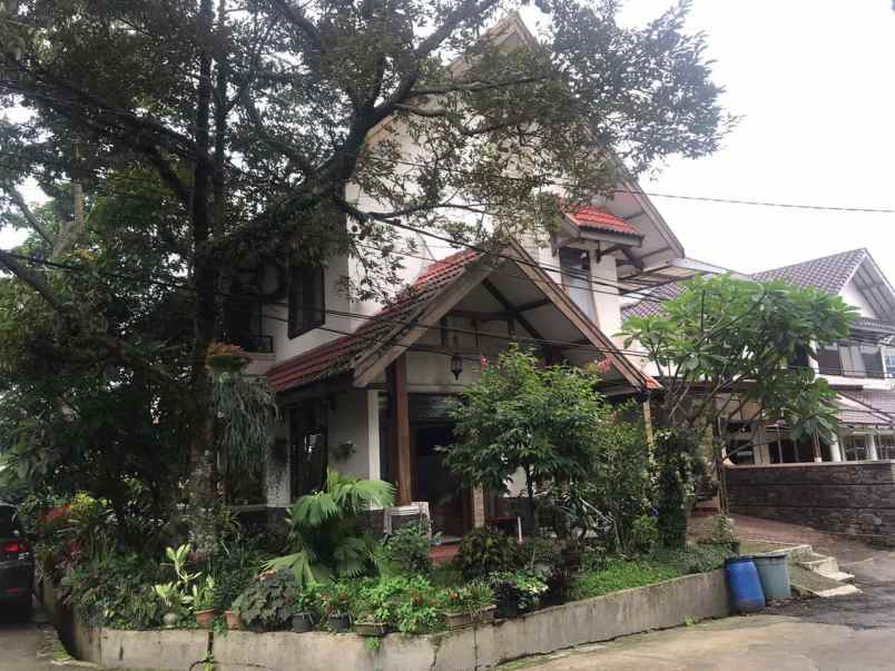 dijual rumah tubagus ismail