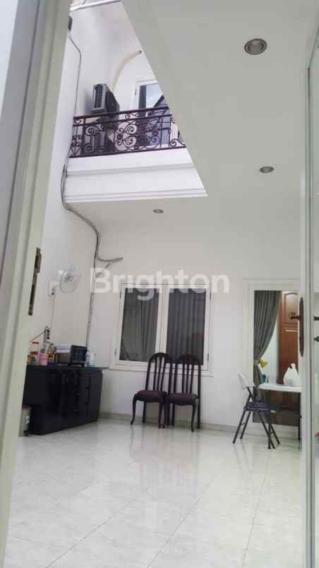 dijual rumah villa gapura