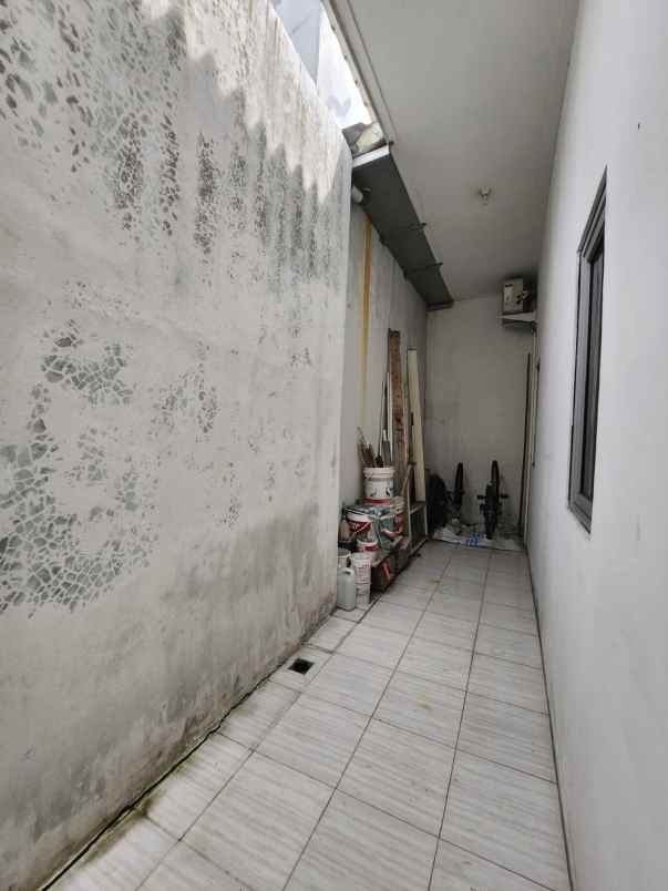 dijual rumah villa permata gading