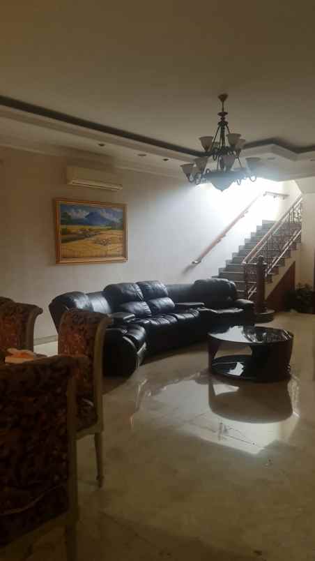 dijual rumah villa permata gading