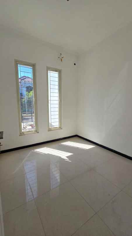 dijual rumah wiguna rungkut cluster favorit surabaya