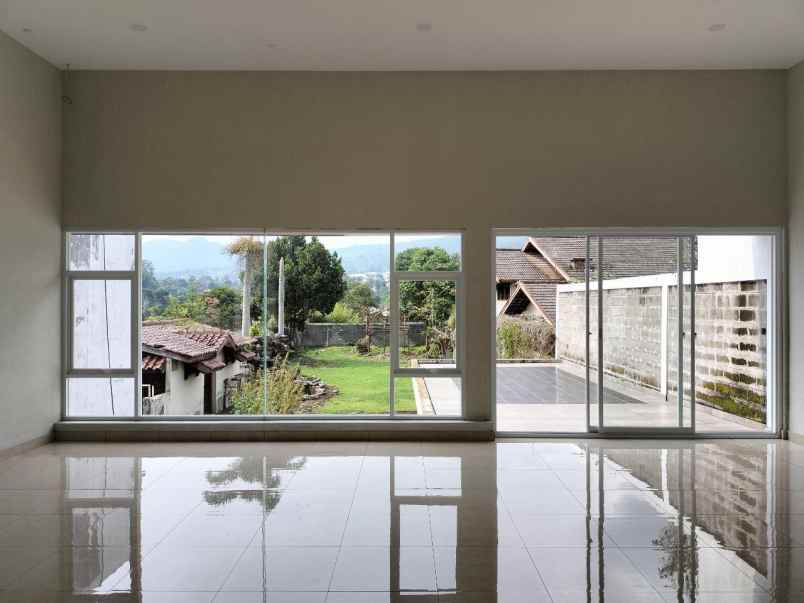 dijual rumah wisata lembang bandung barat