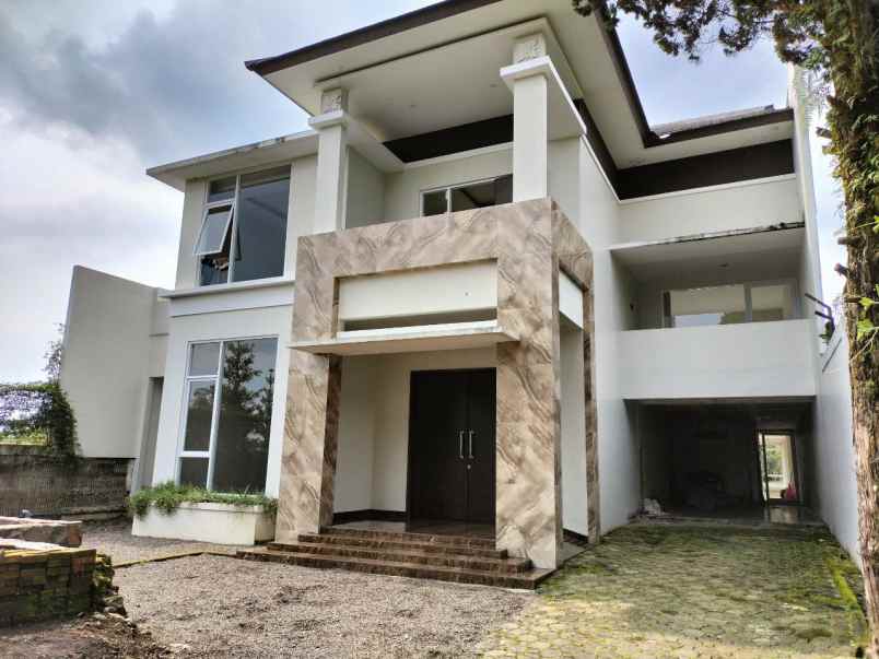 dijual rumah wisata lembang bandung barat