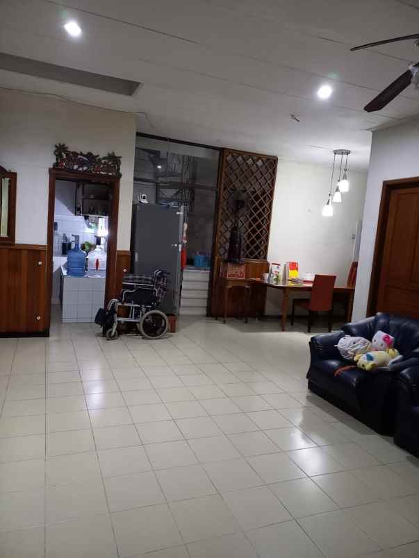 dijual rumah wisma permai