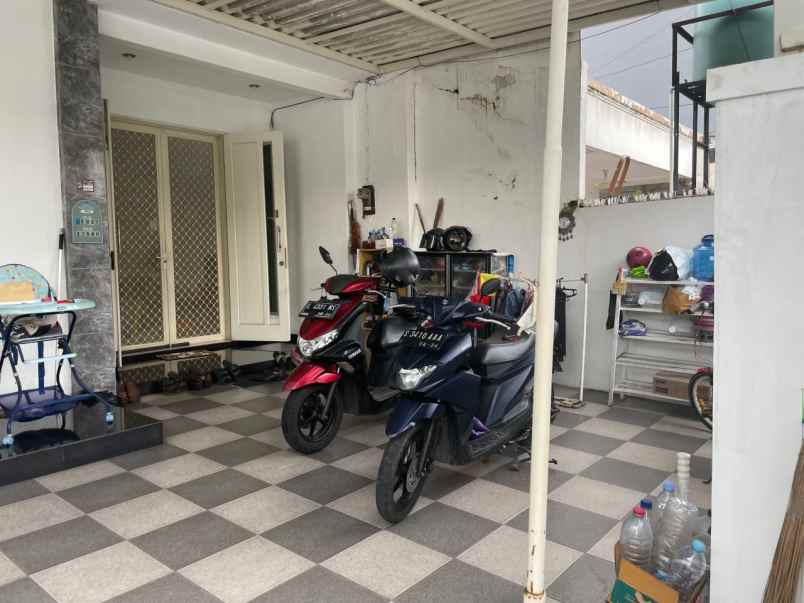 dijual rumah wisma permai