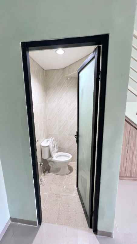 dijual rumah wisma tirto agung asri