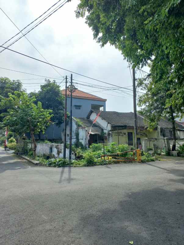 dijual rumah wiyung