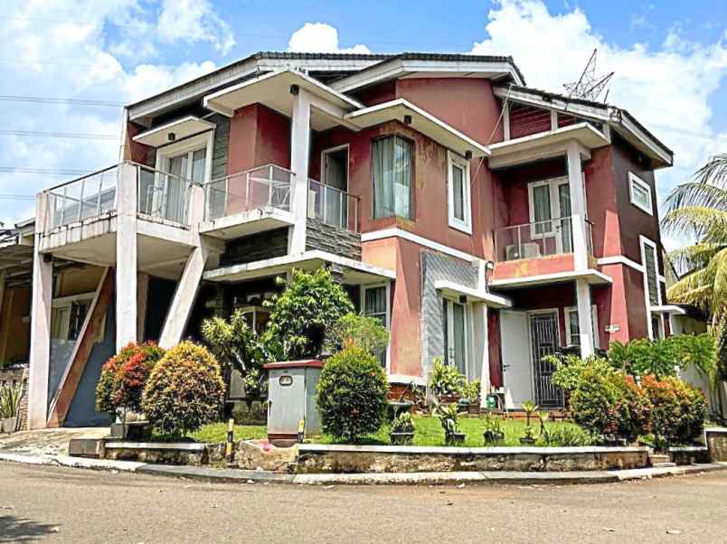 dijual rumah zona van gogh legenda