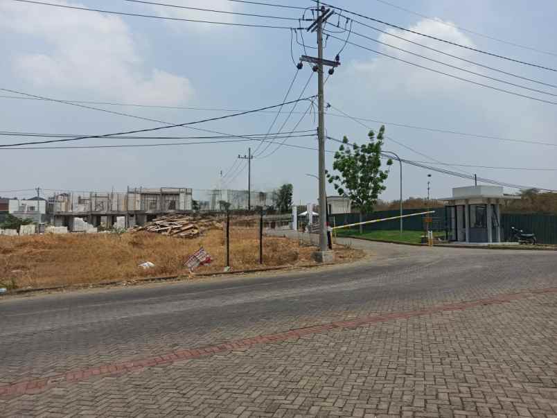 dijual tanah dian istana